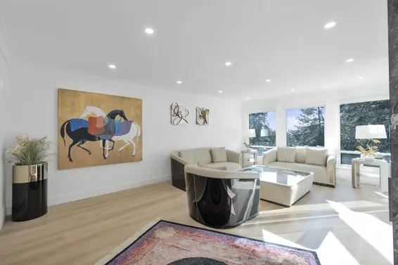 284 Montroyal Boulevard, North Vancouver For Sale - image 7