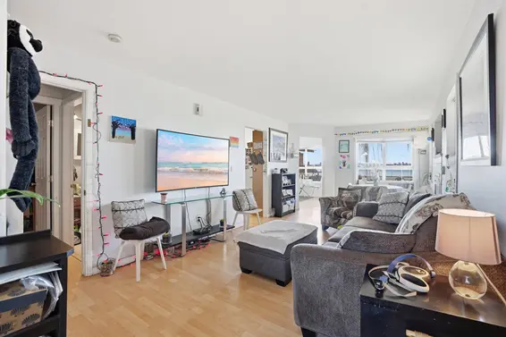 B 403 Alder Street, North Vancouver For Sale - image 9