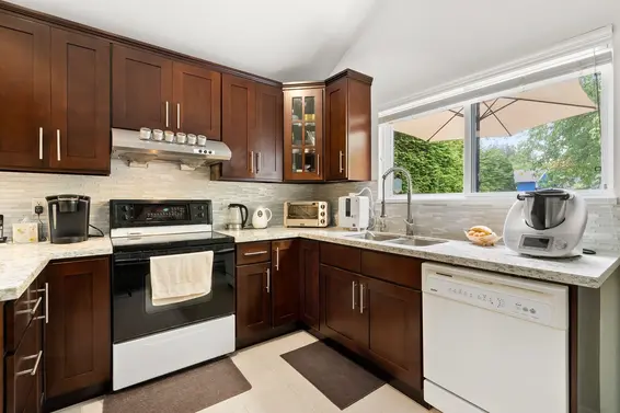 3866 Brockton Crescent, North Vancouver For Sale - image 8