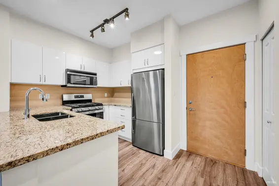 313 2601 Whiteley Court, North Vancouver For Sale - image 3