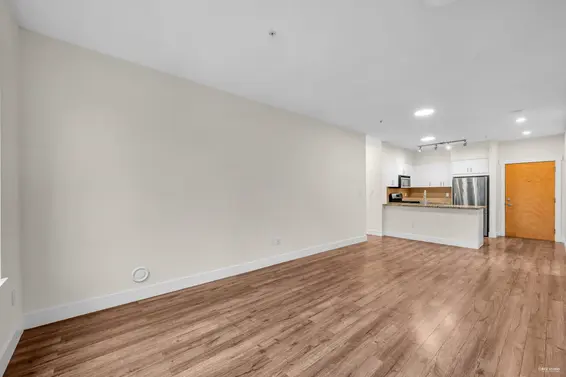 313 2601 Whiteley Court, North Vancouver For Sale - image 4