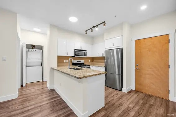 313 2601 Whiteley Court, North Vancouver For Sale - image 5