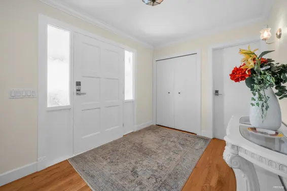2030 Russet Way, West Vancouver For Sale - image 4