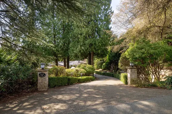 888 Pyrford Road, West Vancouver For Sale - image 2
