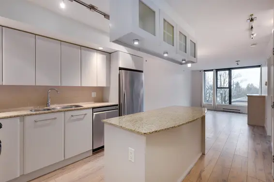 306 683 West Victoria Park, North Vancouver