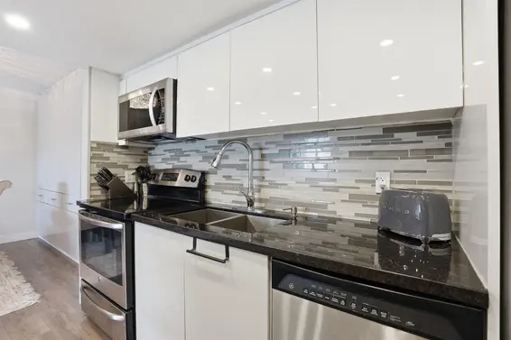 2006 2024 Fullerton Avenue, North Vancouver For Sale - image 13