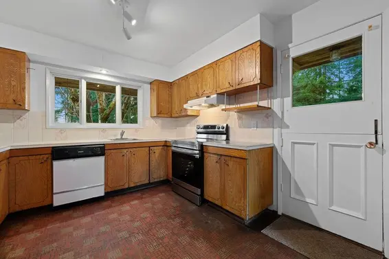 2510 Byron Road, North Vancouver For Sale - image 15