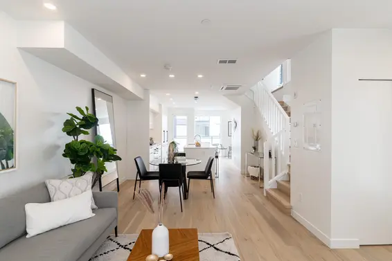 201 649 East 3Rd Street, North Vancouver For Sale - image 1