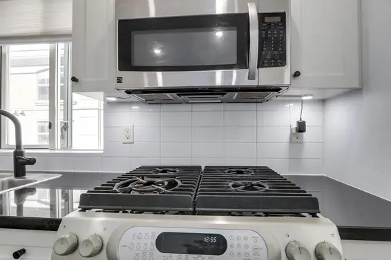 302 122 East 3rd Street, North Vancouver For Sale - image 7