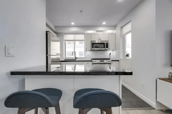 302 122 East 3rd Street, North Vancouver For Sale - image 8