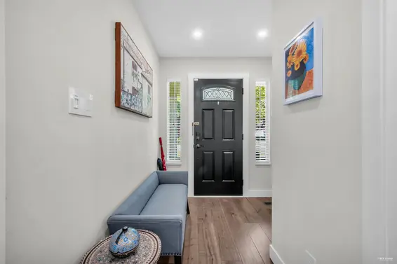 860 Ruckle Court, North Vancouver For Sale - image 2