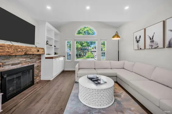 860 Ruckle Court, North Vancouver For Sale - image 3