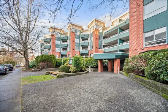 308 128 West 8 Street, North Vancouver For Sale - image 3