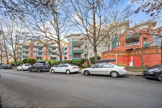 308 128 West 8 Street, North Vancouver For Sale - image 4