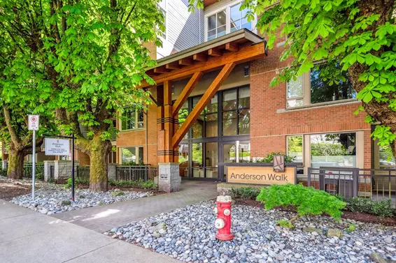 311 119 West 22nd Street, North Vancouver