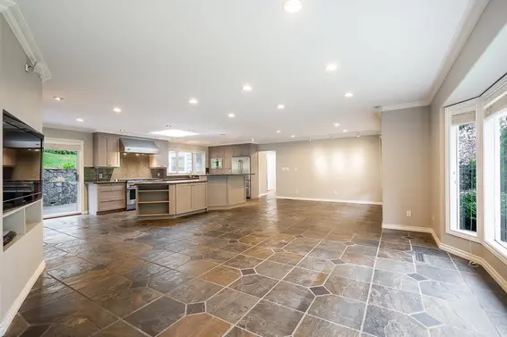 3980 Westridge Avenue, West Vancouver For Sale - image 10