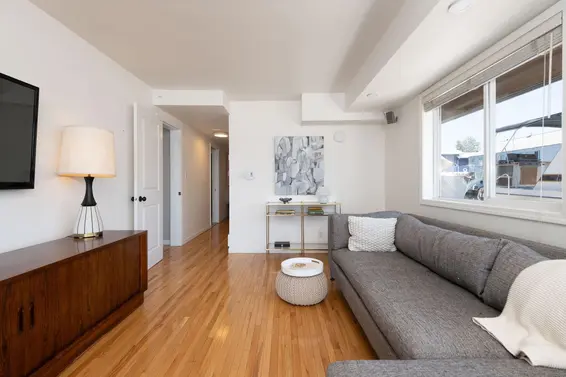A27 415 West Esplanade Avenue, North Vancouver For Sale - image 12