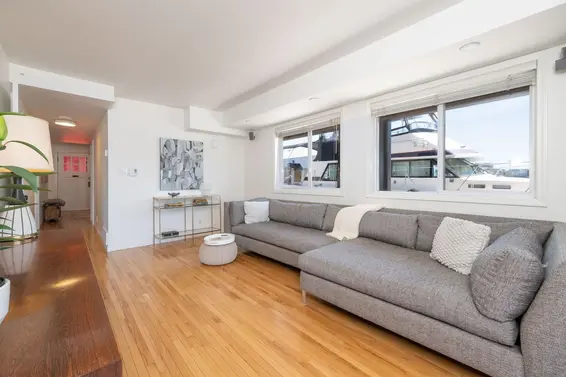 A27 415 West Esplanade Avenue, North Vancouver For Sale - image 13