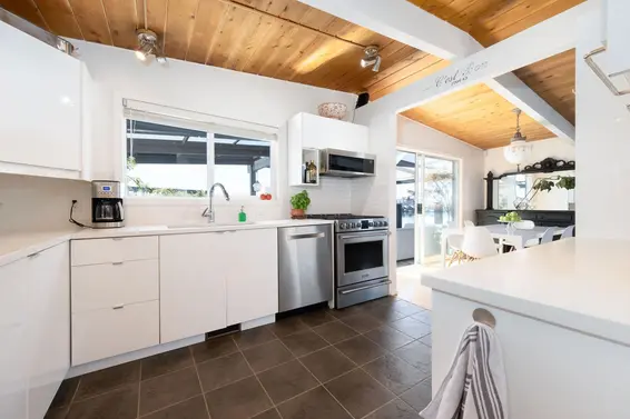 A27 415 West Esplanade Avenue, North Vancouver For Sale - image 18