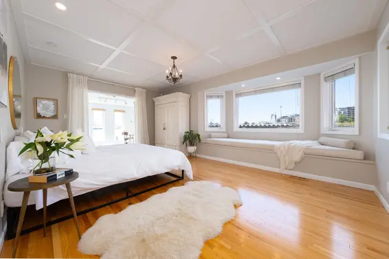 A27 415 West Esplanade Avenue, North Vancouver For Sale - image 2