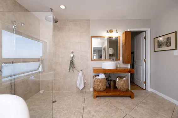A27 415 West Esplanade Avenue, North Vancouver For Sale - image 7