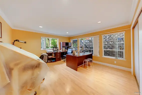 4989 Chalet Place, North Vancouver For Sale - image 10