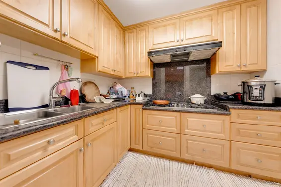 4989 Chalet Place, North Vancouver For Sale - image 11