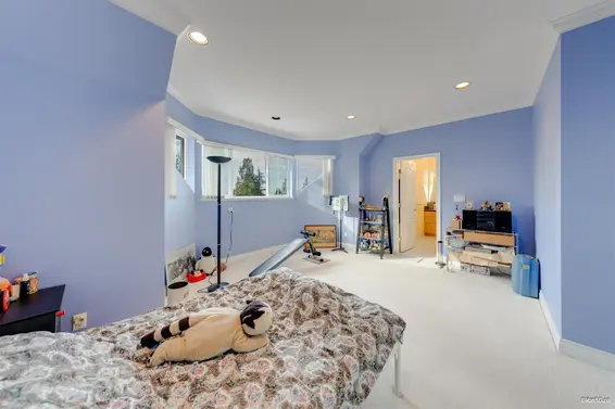 4989 Chalet Place, North Vancouver For Sale - image 25