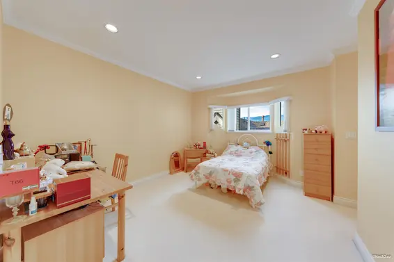 4989 Chalet Place, North Vancouver For Sale - image 27