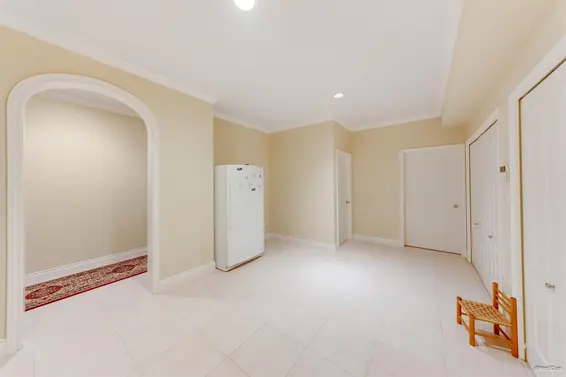 4989 Chalet Place, North Vancouver For Sale - image 31