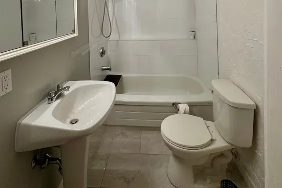 5257 Sonora Drive, North Vancouver For Sale - image 7