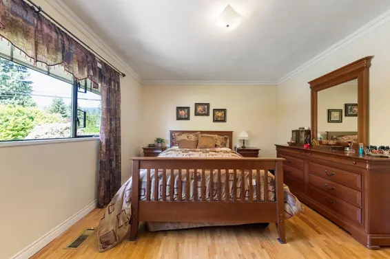 4492 Lions Avenue, North Vancouver For Sale - image 14