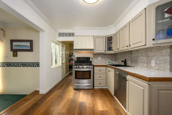 1355 Frederick Road, North Vancouver For Sale - image 5