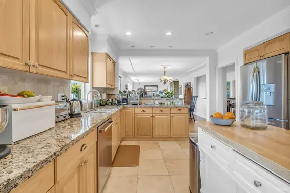 820 Knockmaroon Road, West Vancouver For Sale - image 13