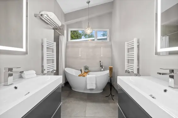 1269 Cloverley Street, North Vancouver For Sale - image 19