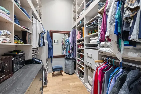 1269 Cloverley Street, North Vancouver For Sale - image 22