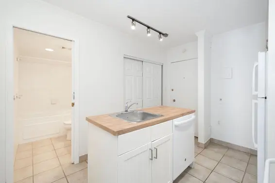 108 1425 Esquimalt Avenue, West Vancouver For Sale - image 3