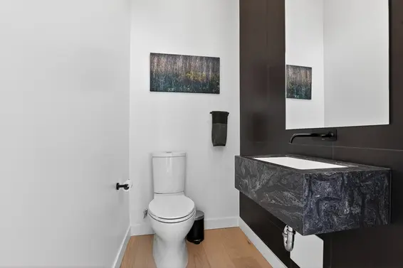 225 650 East 2nd Street, North Vancouver For Sale - image 25