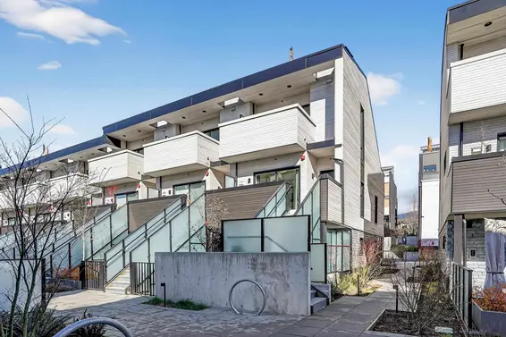 225 650 East 2nd Street, North Vancouver For Sale - image 3