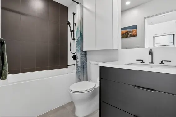 225 650 East 2nd Street, North Vancouver For Sale - image 7