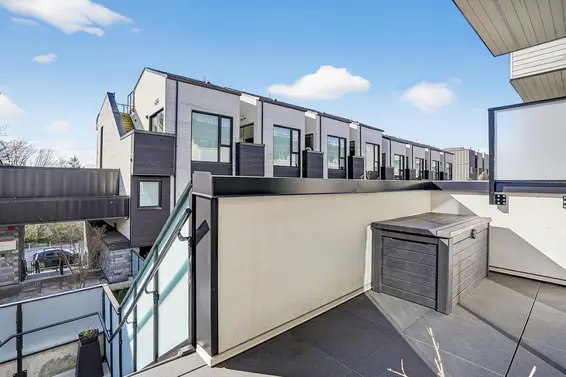 225 650 East 2nd Street, North Vancouver For Sale - image 9