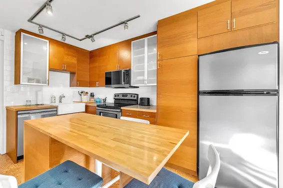 1010 2016 Fullerton Avenue, North Vancouver For Sale - image 4