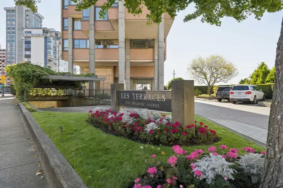 9 2250 Bellevue Avenue, West Vancouver For Sale - image 40