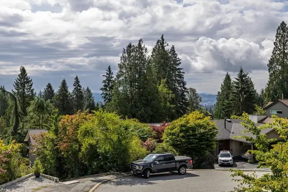 4577 Meadowbank Close, North Vancouver For Sale - image 10