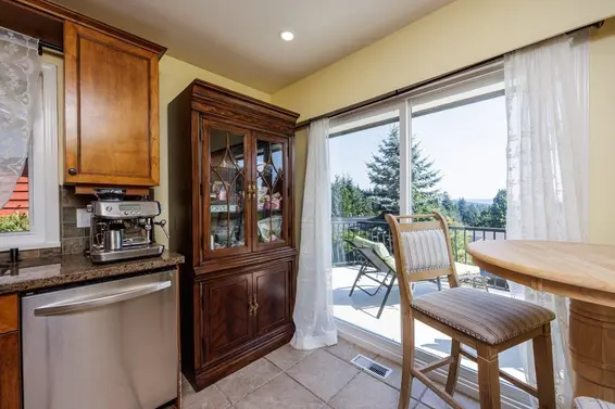 4577 Meadowbank Close, North Vancouver For Sale - image 14