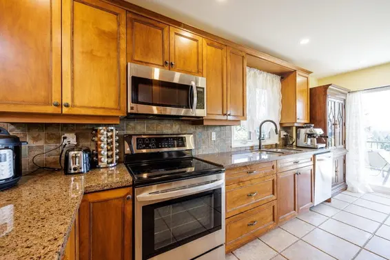 4577 Meadowbank Close, North Vancouver For Sale - image 16