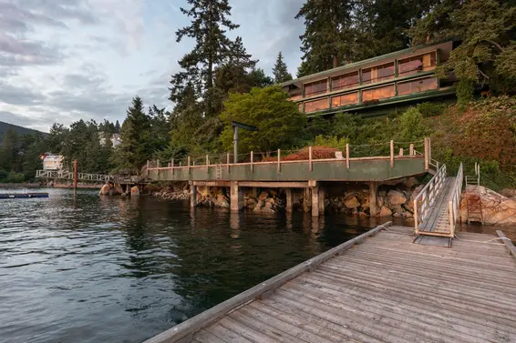 5375 Kew Cliff Road, West Vancouver