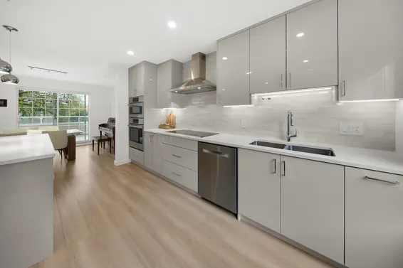 16 838 Tobruck Avenue, North Vancouver For Sale - image 2