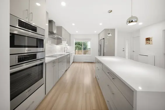 16 838 Tobruck Avenue, North Vancouver For Sale - image 3