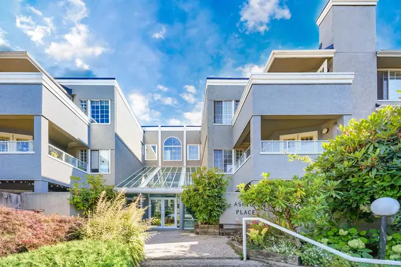 309 125 West 18th Street, North Vancouver